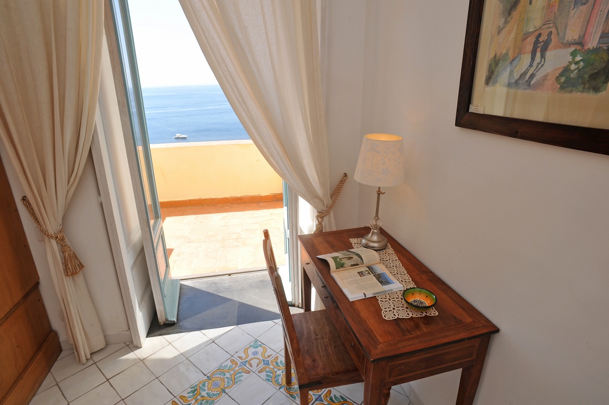 Camera con vista mare 6
